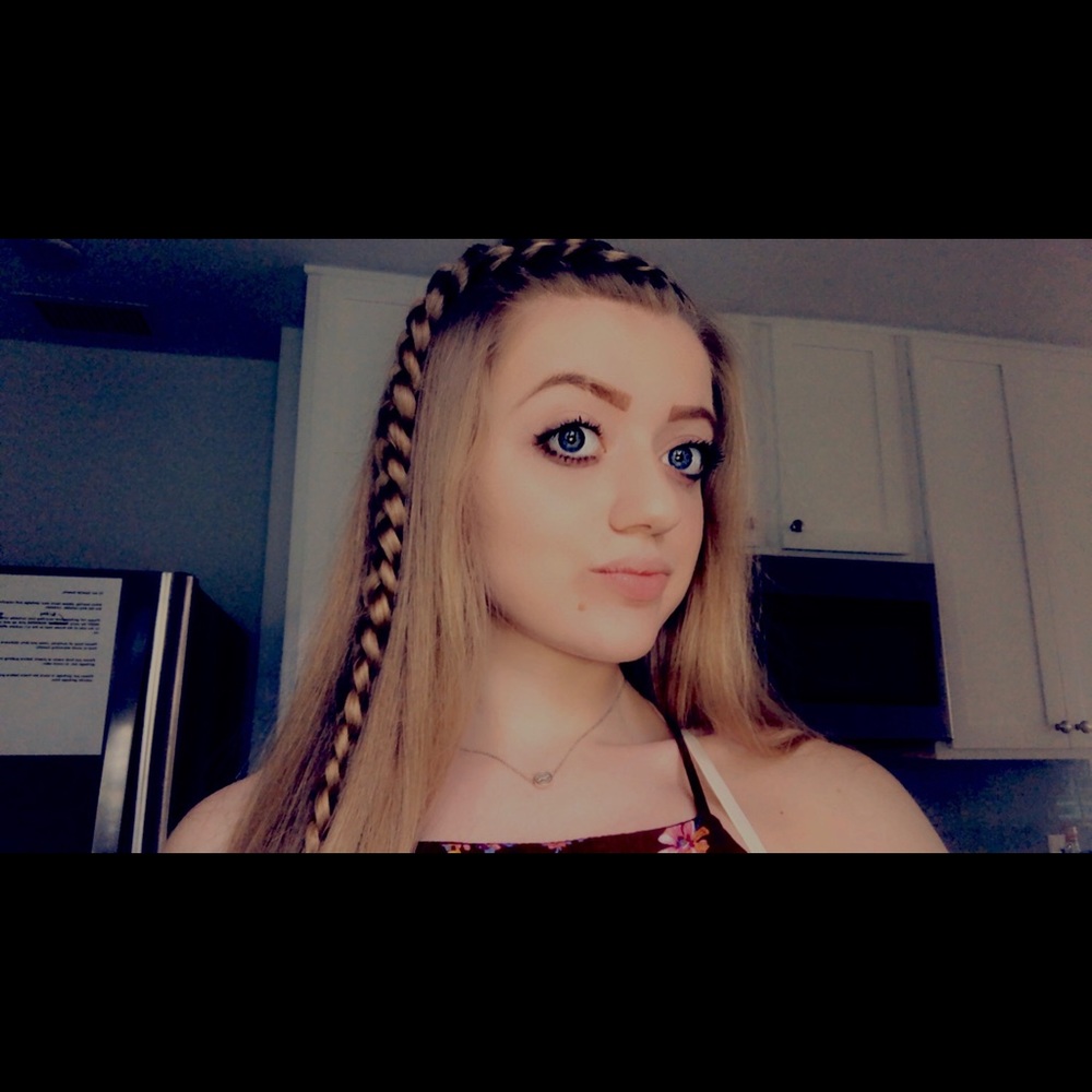 Meet your Posher, Kenzie